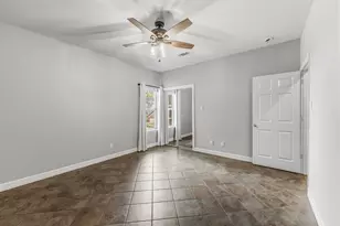 501 Cherry Hills Dr, Huntsville, TX 77340 - Photo 28