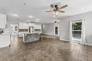 501 Cherry Hills Dr, Huntsville, TX 77340 - Photo 8