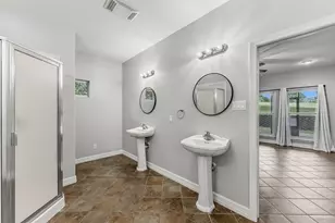 501 Cherry Hills Dr, Huntsville, TX 77340 - Photo 18