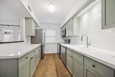 2105 S Winrock Boulevard S #48, Houston, TX 77057 - Photo 8