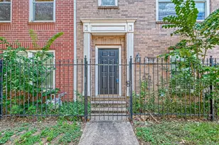 2804 Chenevert St, Houston, TX 77004 - Photo 2