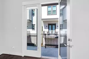 1114 W 15th 1/2 St, Houston, TX 77008 - Photo 18