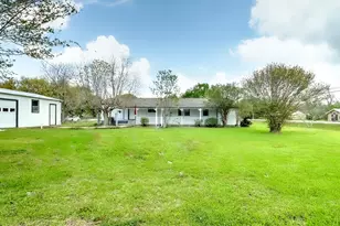 2516 Loch Lomond St, Highlands, TX 77562 - Photo 36