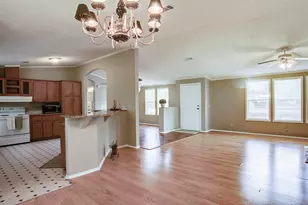 2516 Loch Lomond St, Highlands, TX 77562 - Photo 16