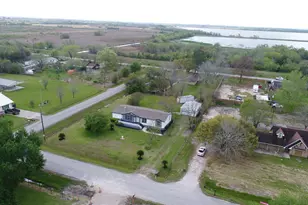 2516 Loch Lomond St, Highlands, TX 77562 - Photo 38