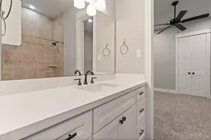 2402 Chantilly Ln, Conroe, TX 77384 - Photo 30