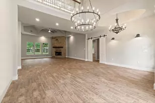 2402 Chantilly Ln, Conroe, TX 77384 - Photo 6