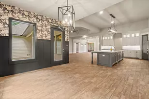 2402 Chantilly Ln, Conroe, TX 77384 - Photo 14