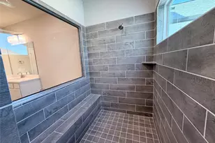 1609 Regents Ct, Houston, TX 77055 - Photo 22