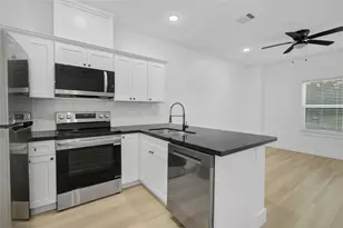 8412 Sunnyhill St, Houston, TX 77088 - Photo 10