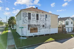 2927 Avenue Q, Galveston, TX 77550 - Photo 4
