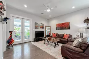 1104 Pearlwood Dr, Houston, TX 77008 - Photo 1