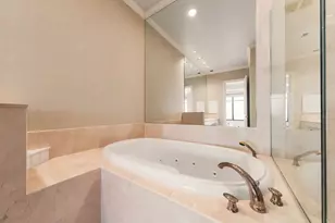 2121 Kirby Dr, Houston, TX 77019 - Photo 26