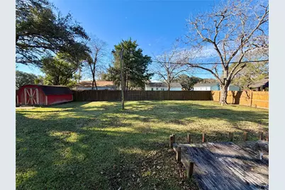 1514 Avenue F, Danbury, TX 77534 - Photo 28