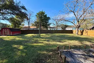 1514 Avenue F, Danbury, TX 77534 - Photo 28