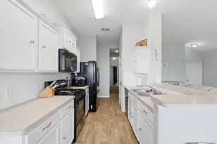 10707 Mockernut St, Baytown, TX 77523 - Photo 6