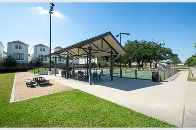 816 Sienna Palm Lane, Houston, TX 77008 - Photo 32