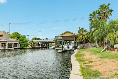 2413 Gerol Drive, Galveston, TX 77551 - Photo 18