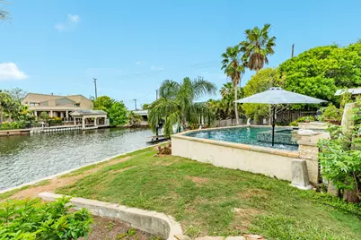 2413 Gerol Drive, Galveston, TX 77551 - Photo 16