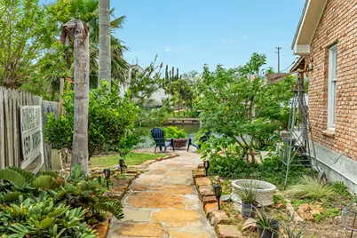 2413 Gerol Drive, Galveston, TX 77551 - Photo 20