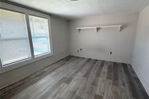 1126 1/2 Ryon St, Houston, TX 77009 - Photo 6