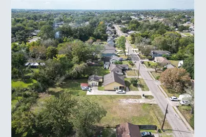 5322 Carmen Street, Houston, TX 77033 - Photo 8