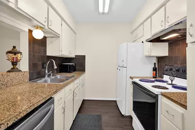 4637 Wild Indigo Street #422, Houston, TX 77027 - Photo 12