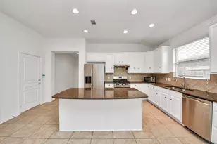 9606 W Amber Bluff Ln, Katy, TX 77494 - Photo 8