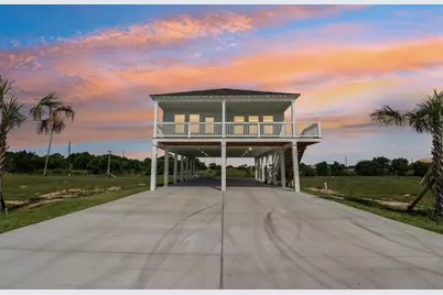 1326 Sapphire Palms Court, San Leon, TX 77539 - Photo 2