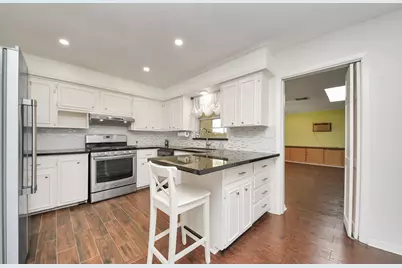 850 Pecanwood Lane, Houston, TX 77024 - Photo 20