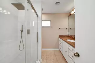 850 Pecanwood Ln, Houston, TX 77024 - Photo 28