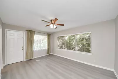 850 Pecanwood Lane, Houston, TX 77024 - Photo 32