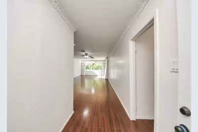 850 Pecanwood Lane, Houston, TX 77024 - Photo 10