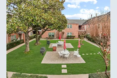 2711 Briarhurst Drive #18, Houston, TX 77057 - Photo 2