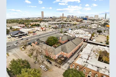 2711 Briarhurst Drive #18, Houston, TX 77057 - Photo 6