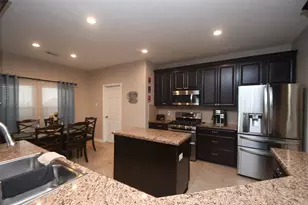 18042 Oakridge Canyon Ln, Richmond, TX 77407 - Photo 12