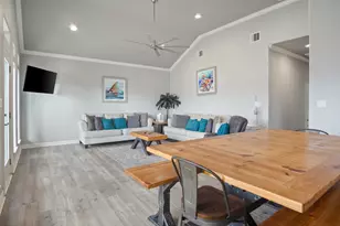 1819 Redfish Ln, Crystal Beach, TX 77650 - Photo 8