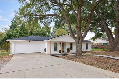 107 Machemehl Drive, Bellville, TX 77418 - Photo 2