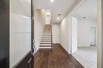 1015 Saint Charles Street, Houston, TX 77003 - Photo 2