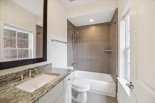 1015 St Charles St, Houston, TX 77003 - Photo 16