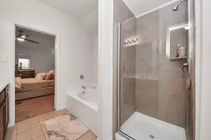 9423 Grand Spark Dr, Iowa Colony, TX 77583 - Photo 10