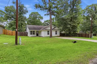 10793 Royal Magnolia Dr, Conroe, TX 77303 - Photo 2