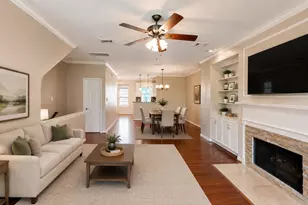 2128 Gillette St, Houston, TX 77006 - Photo 2