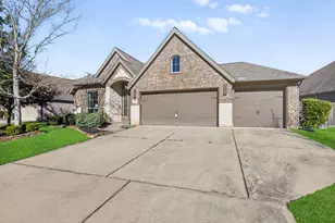 328 Red Petal Ct, Conroe, TX 77304 - Photo 2