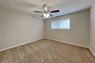 12127 Rocky Lake Dr, Houston, TX 77070 - Photo 16