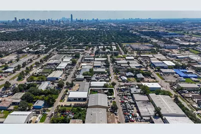 8710 Daffodil Street, Houston, TX 77063 - Photo 4
