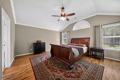 127 N Hawthorne Hollow Circle, The Woodlands, TX 77384 - Photo 20