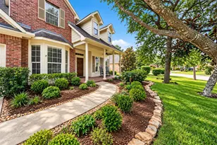 127 N Hawthorne Hollow Cir, The Woodlands, TX 77384 - Photo 4