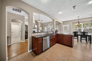 127 N Hawthorne Hollow Cir, The Woodlands, TX 77384 - Photo 14