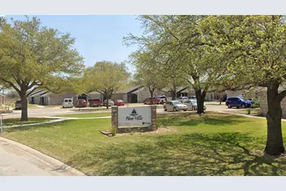 112 Dixon Dr, Devine, TX 78016 - Photo 1